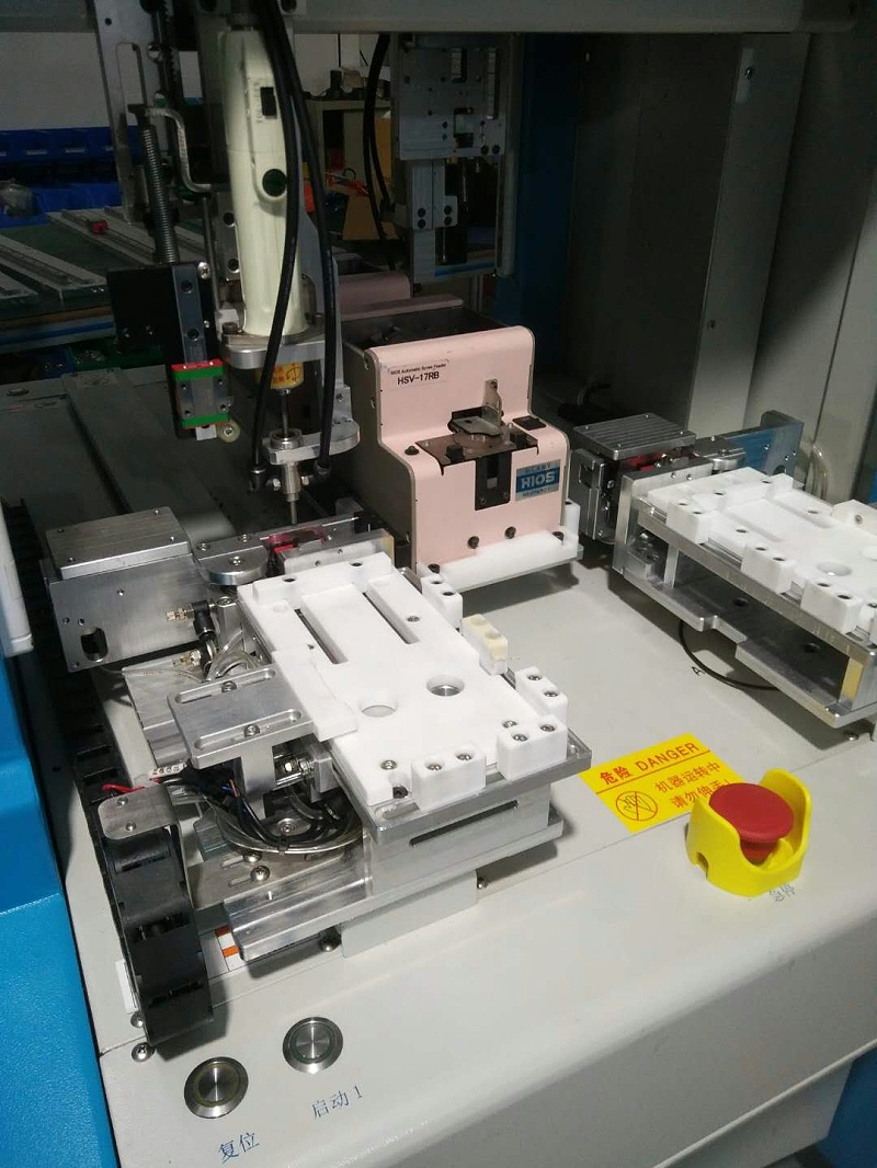 上銀微型直線導軌的應用場景-自動鎖螺絲機
